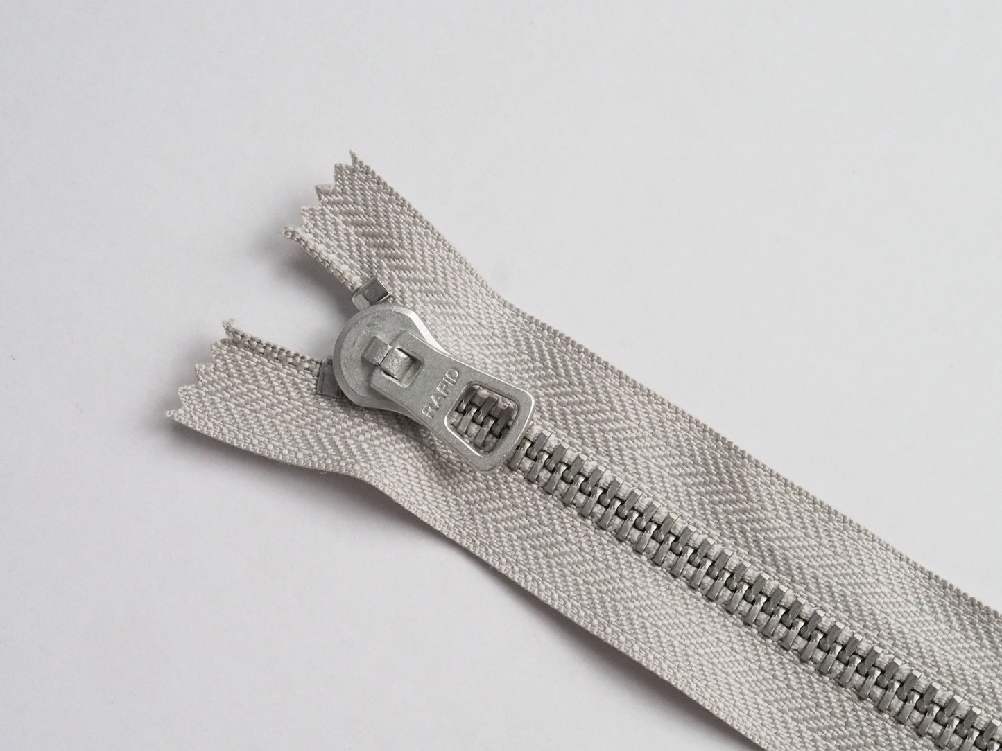 Rapid zipper reproduction