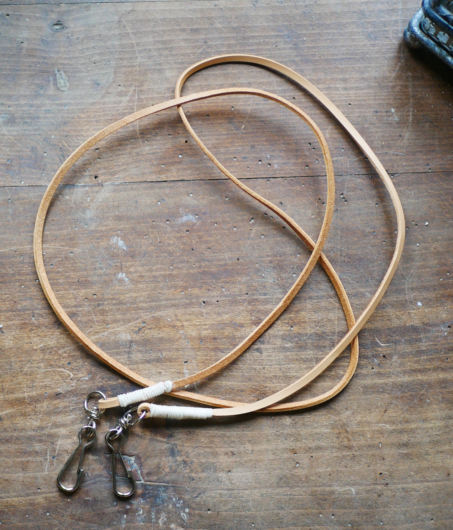 Gravity knife lanyard